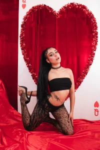 MaveParks_ Can I be your gift? 💖 зображенн я 4