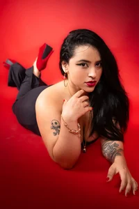 EmmaWalkerr_ Red ❤️ Pic 3