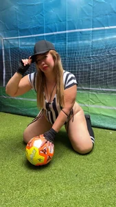 Valentinaa_mature: You want to play football with me ( 7 фото)