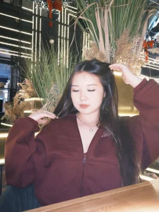 AlberthaEscue Velvet Evenings Pic 3