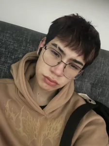 Demian_Hush Public Immagine  4