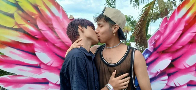 spicy_adonhis kullanıcısının 🔥 Walking Desire 🖤 albümü -  2 fotoğraf