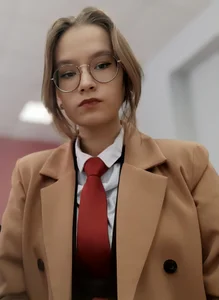 LinnGee Public Pic 2