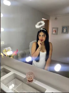 Abrill_2 Public Foto