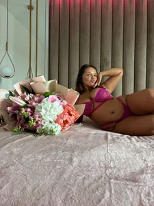 CelesteBailey Birthday girl 🎂🎉🎉 Pic