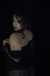 veronica_b07 Midnight Seduction: A Devilishly Hot Halloween Bilde