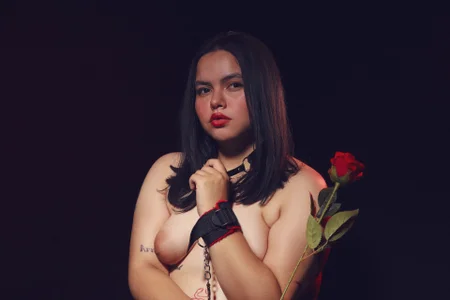 Mia_candy_0のDo u want to punished a good submissive girl? 🥵😈の 2枚の写真