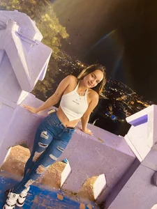 linda_skinny Public Pic 5