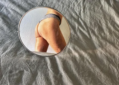 lavaldez Mirror Mirror Kuva