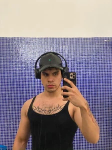 Derek_Voss CASUAL Bilde 6