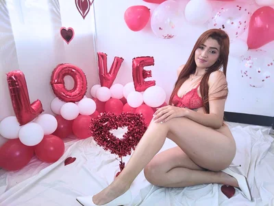 MyaCollyns: ❤️‍🔥 ( 5 фото)