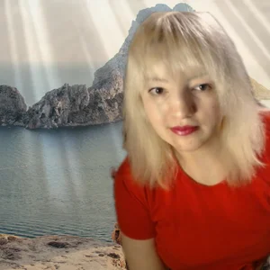 stefanyharper16 winter in red Hình