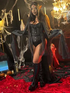 Naughty Dark Elf 💀🪄 de RiriiBrunette__  Imagens