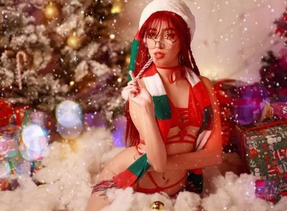 Oliviamonroex18 Your Favorite Holiday Distraction💋❄️ 사진 2