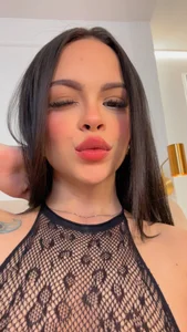 Maddie_Evanss Public  4টি ছবি