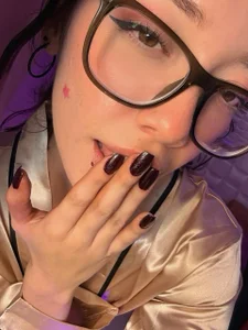 Come and arrest me, Daddy—I’ve been a bad girl. 🌹💦🌹ven a arrestarme daddy he sido una chica mala de HarperrWest Foto 4