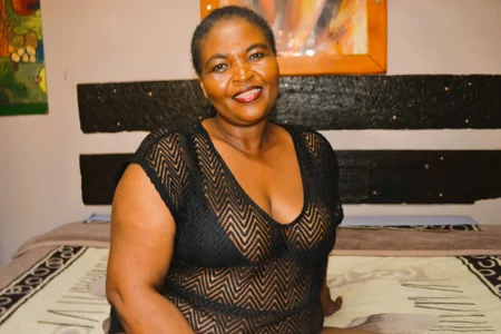 MatureNeshのHey Guys !の 2枚の写真