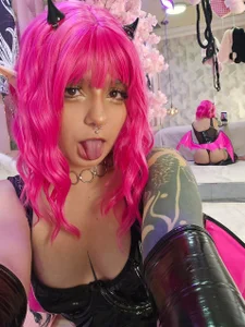 Hot and kinky sexy girl 🔥😈 de BizzyNoar Foto 2