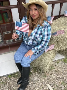 Sexy_Valeshca 🤠🇺🇸 My 4th of July cowgirl session awaits you! Billede