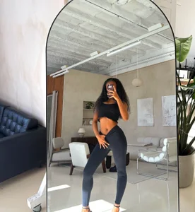 Public de YoungBlackAaliyah  6 Imagens