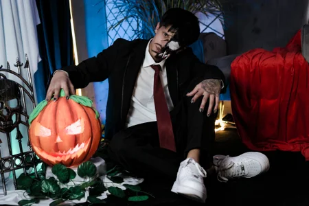 MikeHunteer Halloween with Mike Poză 7