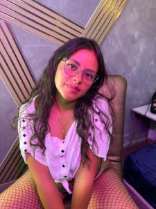 Saara_Miller_ hot sara Billede 2