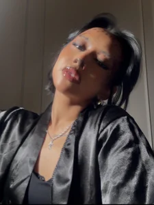 Mia_Tin Public  4টি ছবি