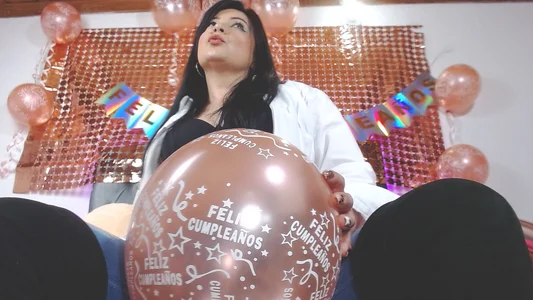 Deepselena8のhappy birthdayの 2枚の写真