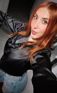 mariianna_lopez_ I love these photos 🖤🧡 Pic 2