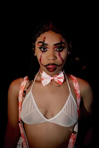 SkylerBloomm Halloween girl 😈 Foto 3