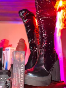 MILU_SLAVEのMILU HEELSの 2枚の写真