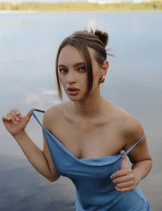 OliviaReece Public Pic 5