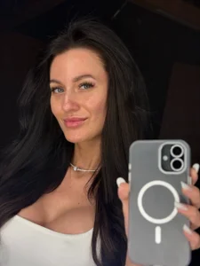 IrisNightshade Casual Pic 7