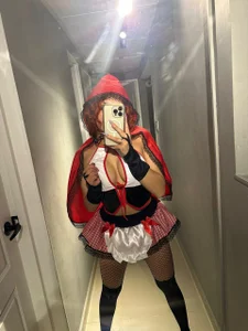 CHERRYY_BOMB_ I AM YOUR HOT LITTLE RED RIDING HOOD 🥵 Pic