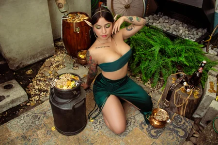 Kayla_stern_ Rub my clover and make a wish 🍀💦 Pic 4