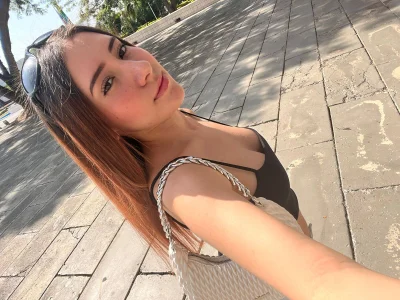 Lexie-red a free day Pic 5