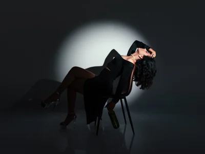 DaraBeckett I will be that dream of elegance and desire you've been waiting for...! Pic 2