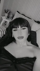 Romina_brunette You like satin 圖片