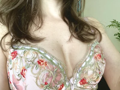 Beloved_Jane Public صورة واحدة|Beloved_Jane Public صورتان|Beloved_Jane Public  صور|Beloved_Jane Public  صورة