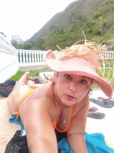 camile_milf kullanıcısının Tanning albümü -  6 fotoğraf