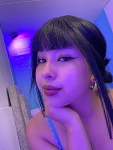 Daylin_1 Do I look like an Asian to you?🫣😍 Foto 2