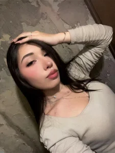 eilen_pink Public Pic 2