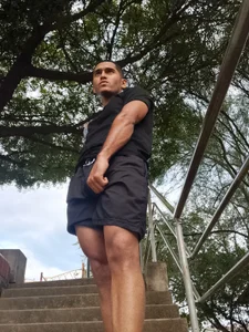 Derek_Storm_ Derek  4টি ছবি