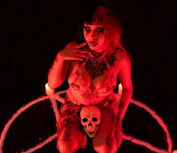 Meii_Succubus 𝕯𝖆𝖗𝖐 𝕯𝖊𝖘𝖎𝖗𝖊𝖘 Foto 5