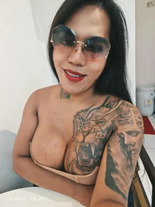 Urqueen_Angel69 love me টি ছবি