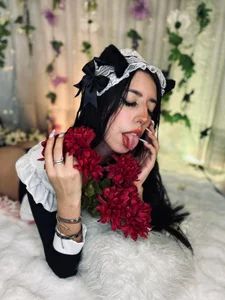 aisha_bx The subtle has its power… and I master it 🤍🌸 Kuva 7