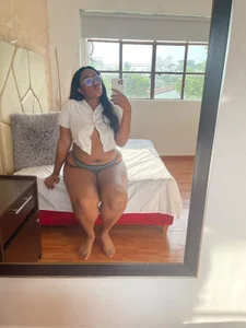 ZoeBrowns A Sunny Day in My Room Pic 3