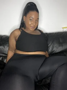 All black od CurvySashia  5 snímek