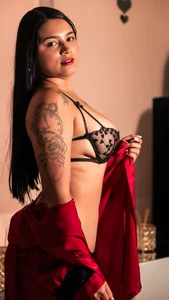kaylaa_sex SEXY AND HOT WOMAN IN A ROBE টি ছবি