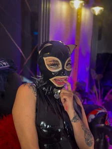 psychodoll_11 I hide my face… not my intentions 😈 사진